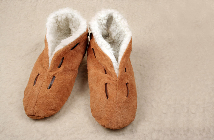 Schoenen & inlegzolen - Pantoffels van bont, in Größe 001 bis 005, in Farbe BEIGE
