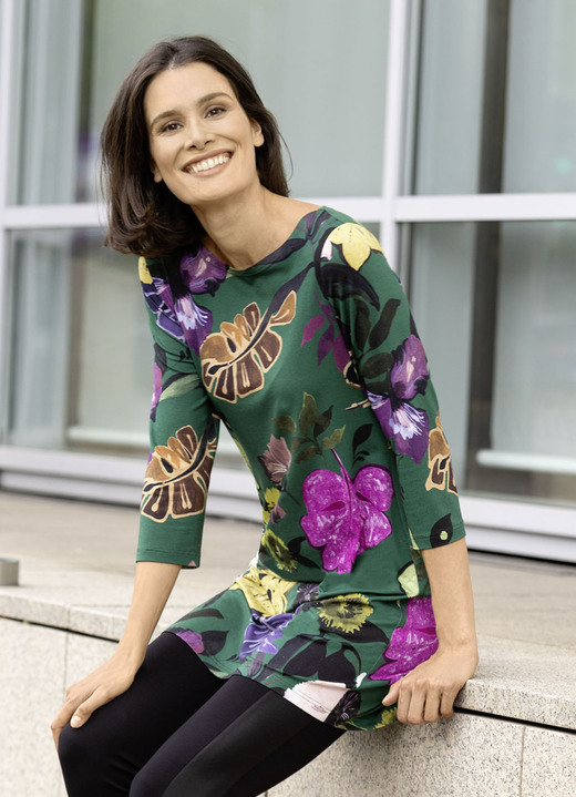 Shirts - Fantasierijke tuniek met modieus platte halslijn, in Größe 044 bis 054, in Farbe GROEN-PAARS-BONT Ansicht 1