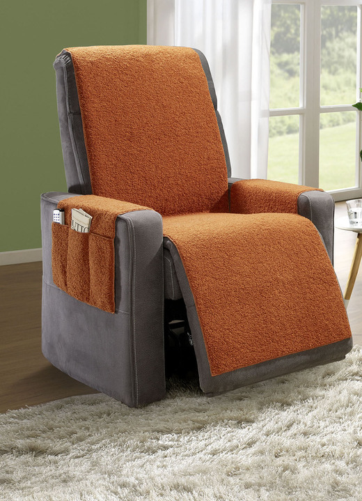 Sessel- & Sofaüberwürfe - Flauschig und wärmend: Rutschfeste Wohnaccessoires, in Größe 101 (Sesselschoner, 50x140 cm) bis 915 (Stuhlkissen 40x40x3 cm), in Farbe TERRA Ansicht 1