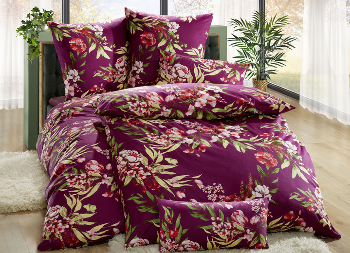 Bettwäschegarnituren - Bettwäsche-Garnitur, in Größe 111 (40/80 cm + 135/200 cm) bis 115 (80/80 cm + 155/220 cm), in Farbe BROMBEERE Ansicht 1