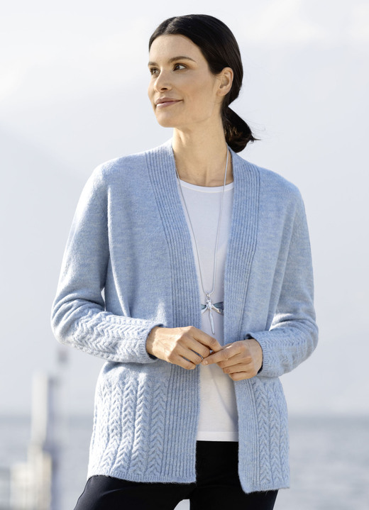 Basics - Vest gemaakt van zeer pluizig garen Basics - Vest gemaakt van zeer pluizig garen, in Größe L(44/46) bis XXL(52/54), in Farbe LICHTBLAUW