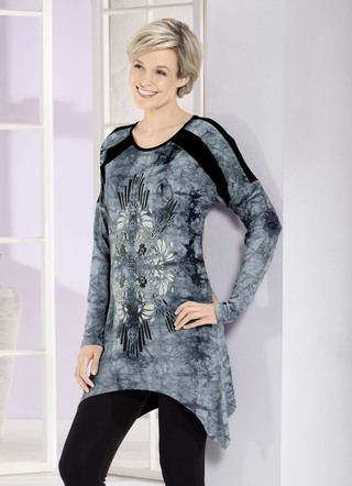 Lang shirt in actuele batik-look in 2 kleuren