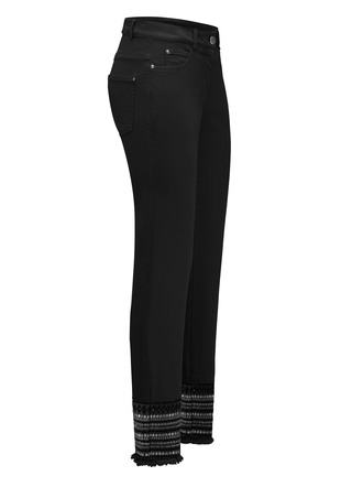 Broek met uitgebreid borduurwerk in etnische stijl