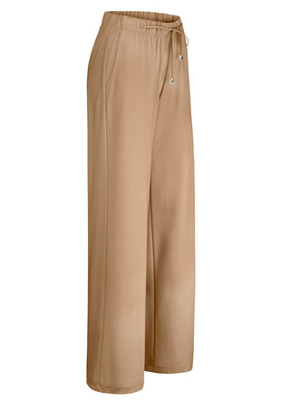 Trendy broek in een modieuze wijdte