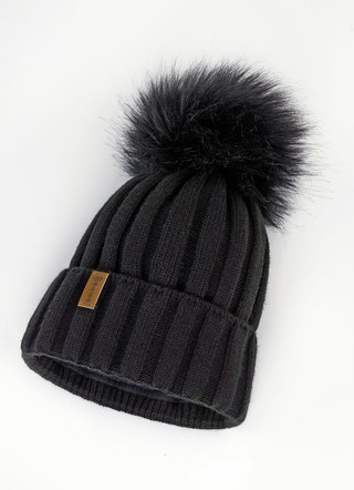 Trendy dameshoed met brede manchet en imitatiebont pompon