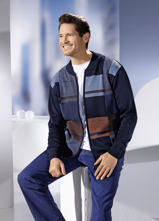 Gebreide jassen - Jack met volledige ritssluiting in 2 kleuren Gebreide jassen - Jack met volledige ritssluiting in 2 kleuren, in Größe 046 bis 064, in Farbe MARINE BLEU COGNAC