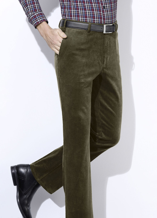 Broeken - Corduroy broek met elastische tailleband in 3 kleuren Broeken - Corduroy broek met elastische tailleband in 3 kleuren, in Größe 024 bis 064, in Farbe DUNKELGRÜN