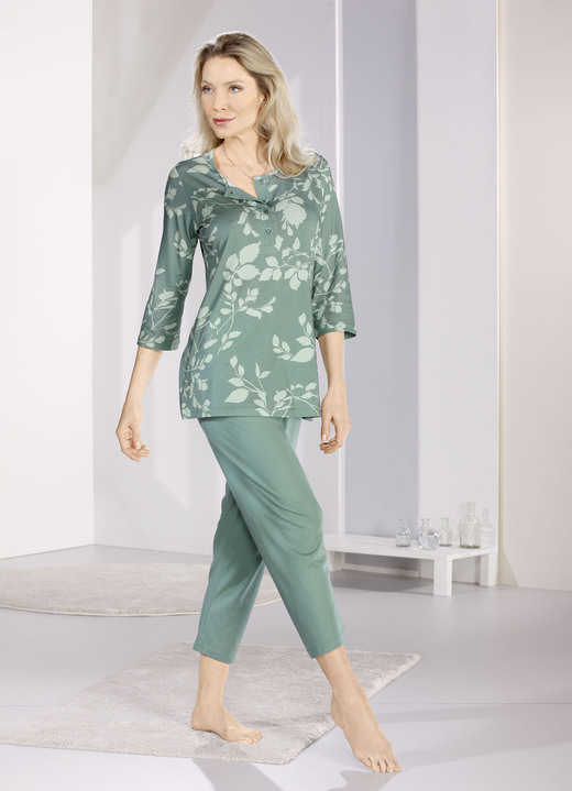 Pyjama's & shorties - Pyjama met 3/4-mouwen en 7/8-broek, in Größe 036 bis 054, in Farbe DONKER JADE Ansicht 1