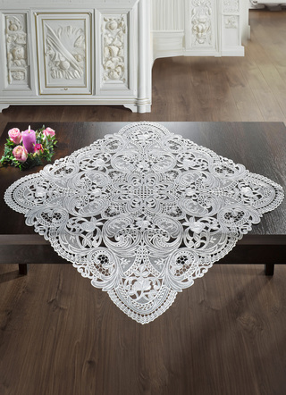 Tafel- en kamerdecoratie van echt Plauenkant