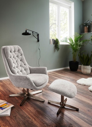 Comfortabele relaxstoel met kruk