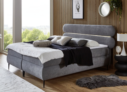 Boxspringbed met LED-verlichting.