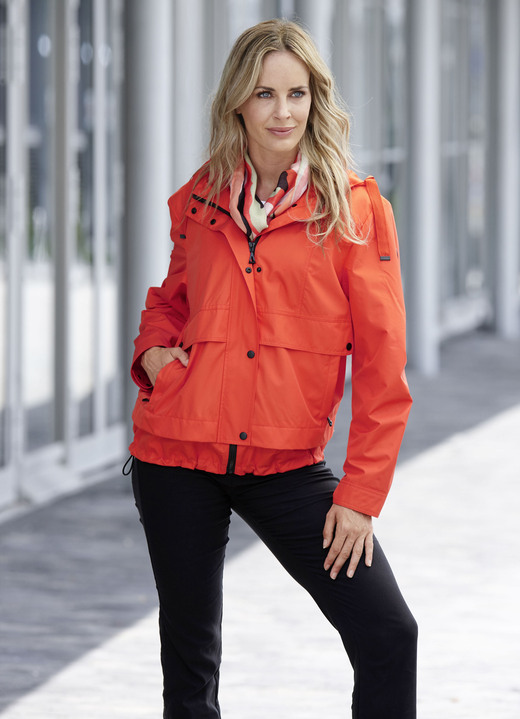 Kurz - Funktionsjacke Kurz - Funktionsjacke, in Größe 034 bis 052, in Farbe CHILIROT