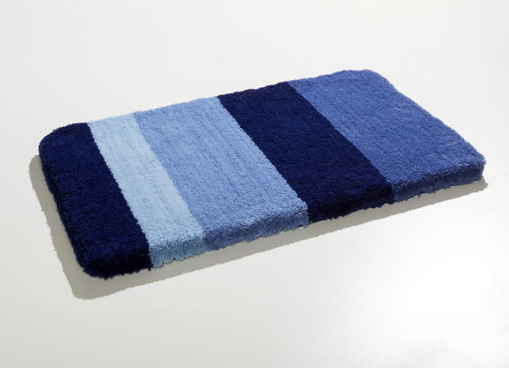 Kleine Wolke - Badkamerset van Kleine Wolke, in Größe 100 (Matje, halfrond 50/80 cm) bis 112 (Toiletdekselafdekking 47/50 cm), in Farbe BLAU Ansicht 1