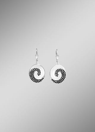 Moderne oorbellen met spinel