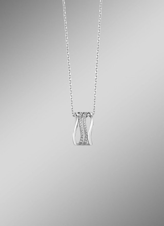 Elegante hanger met ketting