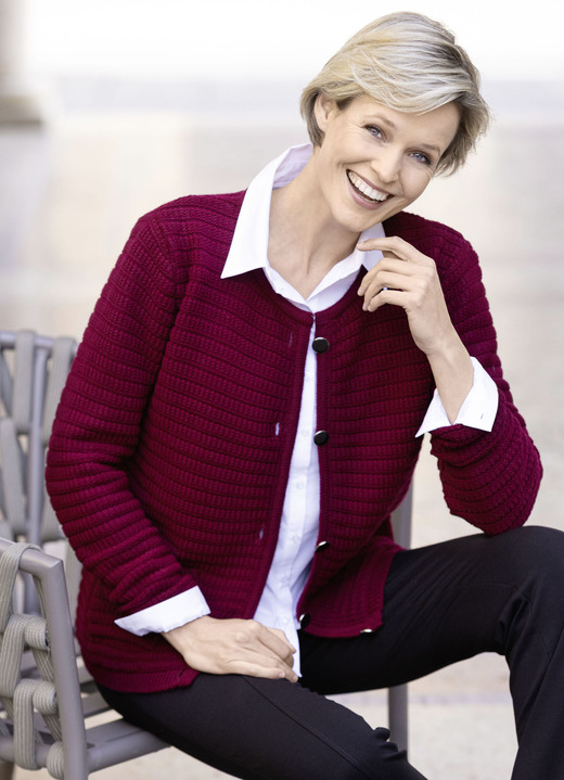 Basics - Cardigan met all-over structuur, in Größe 038 bis 054, in Farbe BORDEAUX Ansicht 1