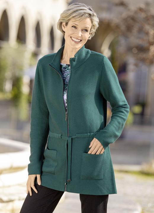 Basics - Cardigan met strikband voor breedteverstelling Basics - Cardigan met strikband voor breedteverstelling, in Größe 038 bis 054, in Farbe DUNKELGRÜN