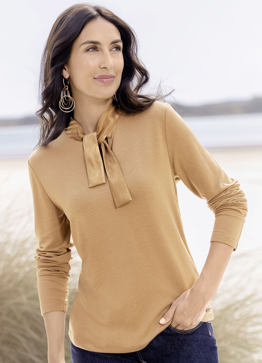Lange mouw - Shirt met satijnen strik Lange mouw - Shirt met satijnen strik, in Größe 036 bis 052, in Farbe KAMEEL