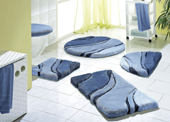 Kleine Wolke - Moderne badkamerset van Kleine Wolke, in Größe 100 (Matje, halfrond 50/80 cm) bis 112 (toiletdekseldeksel met koord, 47/50 cm)), in Farbe BLAUW Ansicht 1