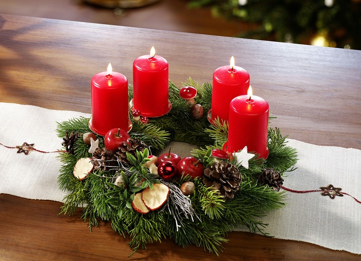 Adventskransen er tændt