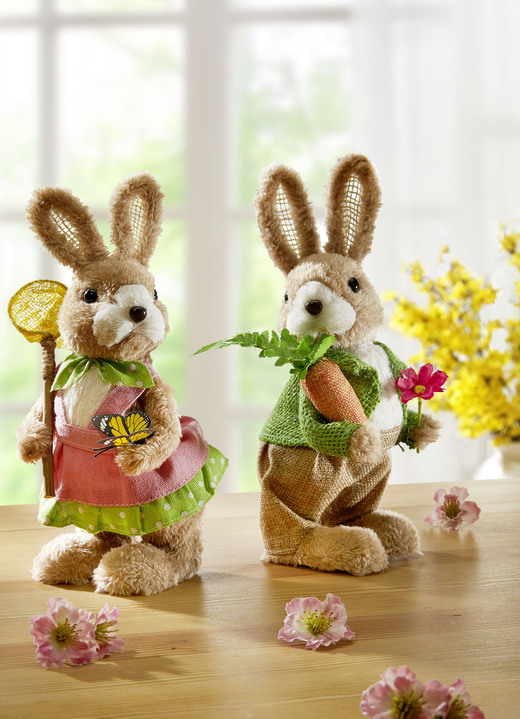 - Hase aus Kunst- und Textilmaterial - Hase aus Kunst- und Textilmaterial, in Farbe BRAUN-GRÜN, in Ausführung Hase mit Karotte