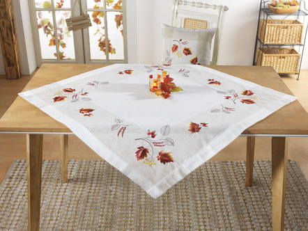 Geborduurde tafel- en kamerdecoratie