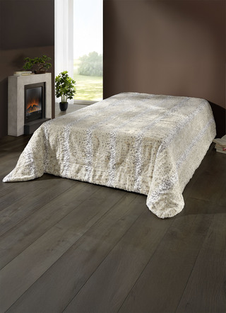 Sprei van pluizig imitatiebont