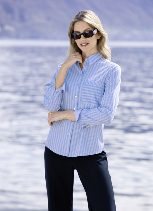 Blusen - Bluse, in Größe 036 bis 048, in Farbe HELLBLAU-WEISS Ansicht 1