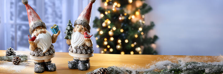 Kerstversiering met 2 kabouters en een kerstboom