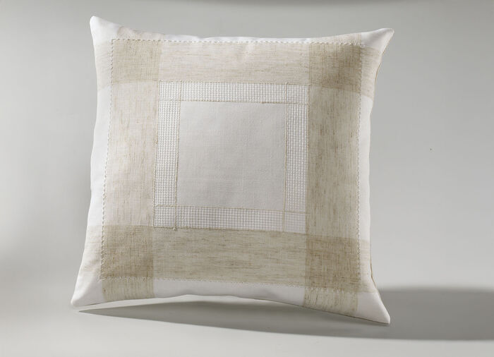 Klassieke tafel- en kamerdecoratie met linnen ECRU-BEIGE