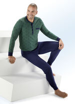 Pastunette-pyjama met langere knoopsluiting, borstzak en manchetten 