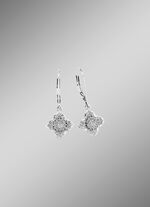 Oorbellen in witgoud 