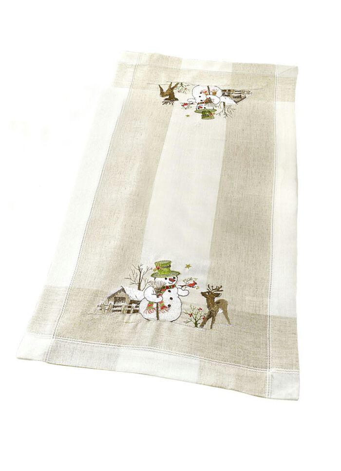 Mooie tafel- en kamerdecoratie met sneeuwpoppen 