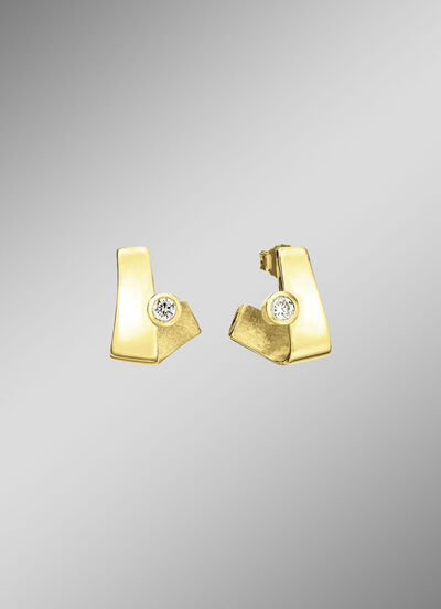 Delicate schittering – oorbellen van kostbaar goud 