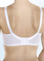 BH met mooi geborduurd kant 