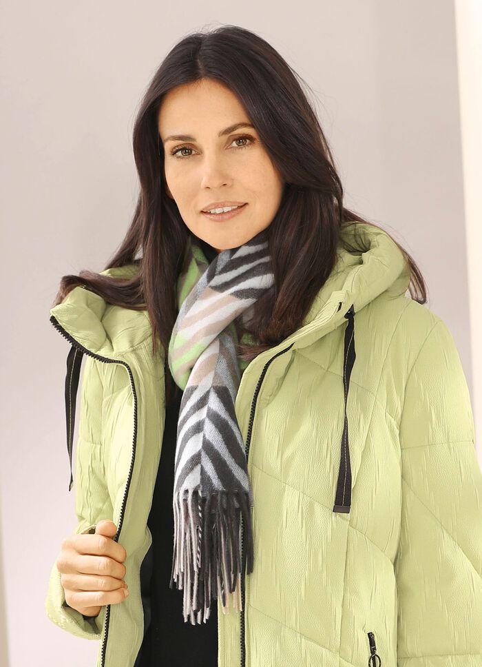 Sjaal met fantasieontwerp 