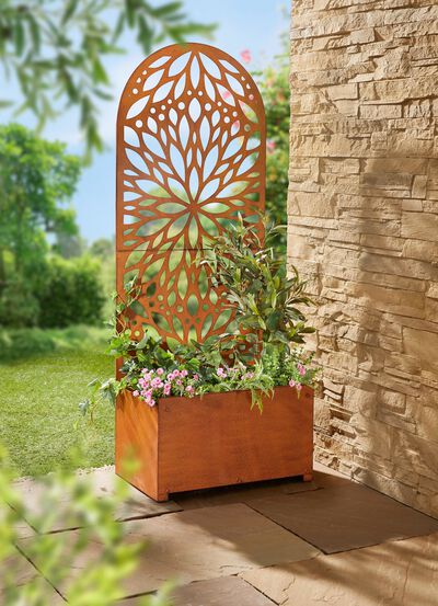 Plantenbak met latwerk 