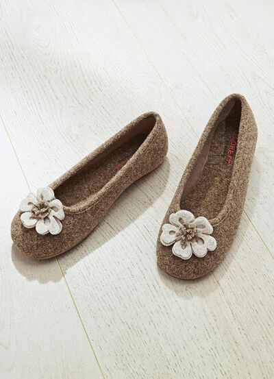 Ballerinaschoenen van Varomed gemaakt van comfortabel viltmateriaal 