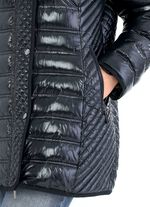 Jas met verschillende quiltvariaties 