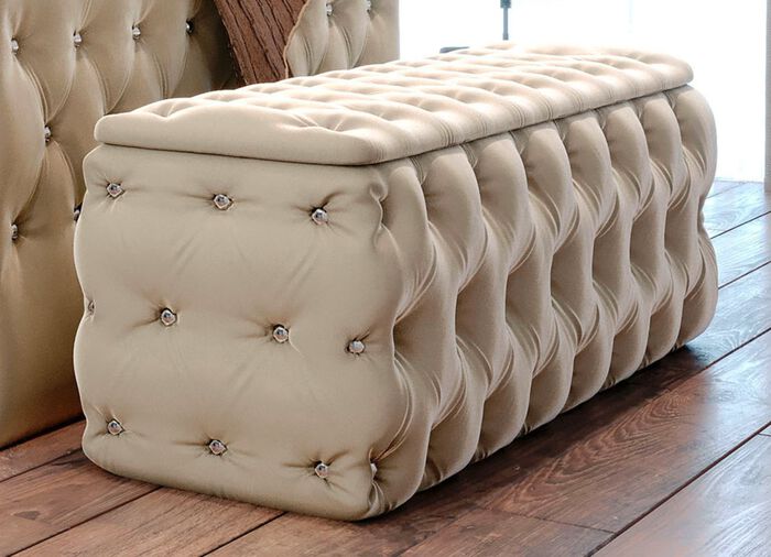 Zitkist met stiksels en strass-steentjes 