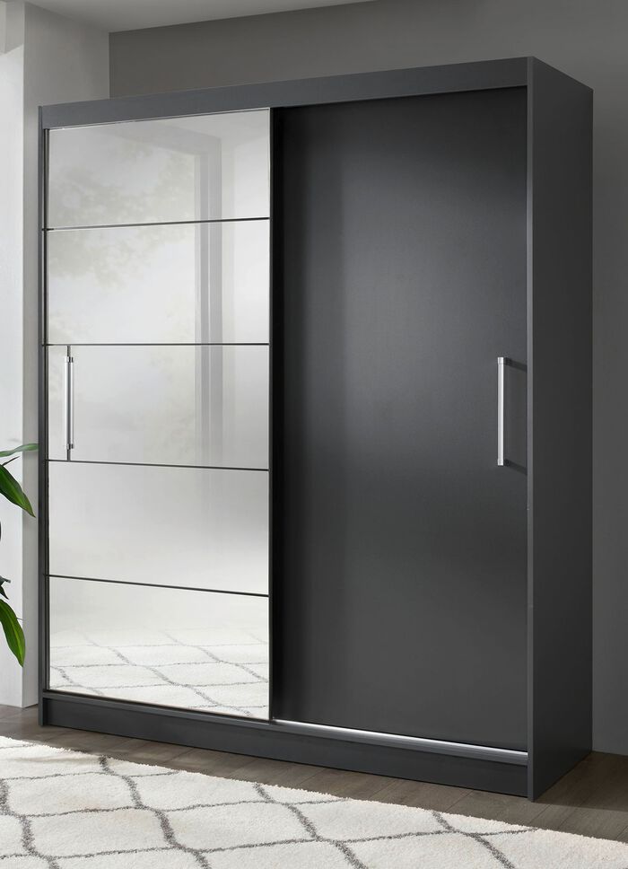 Verfijnde schuifdeurkast met spiegelfront 