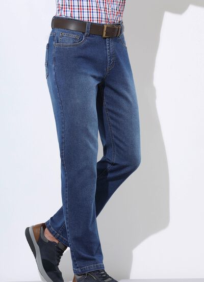 Jeans in 5-pocketvorm in 3 kleuren 