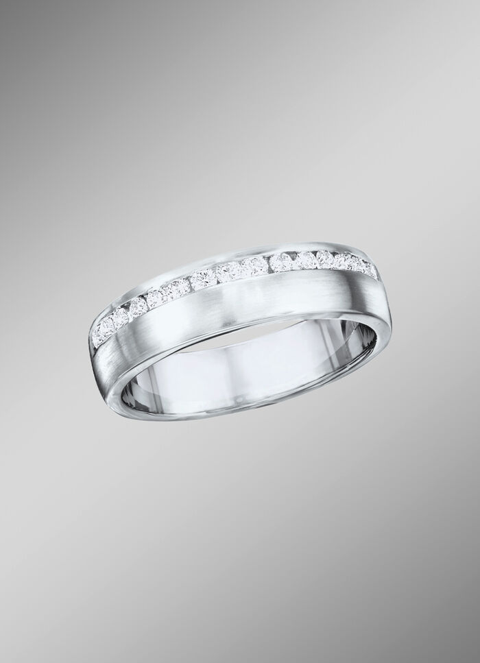 Gematteerde damesring van platina, met briljanten 