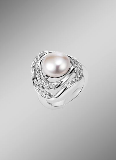 Damesring met gekweekte zoetwaterparels 