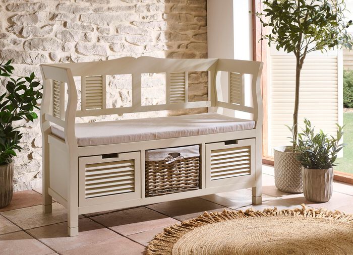 Gedeeltelijk massieve bank in landelijke stijl 