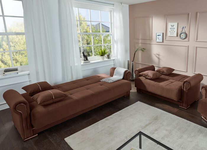 Functioneel gestoffeerd meubel op een stevig houten onderstel 