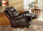 Comfortabele fauteuil gemaakt van kunstleer 