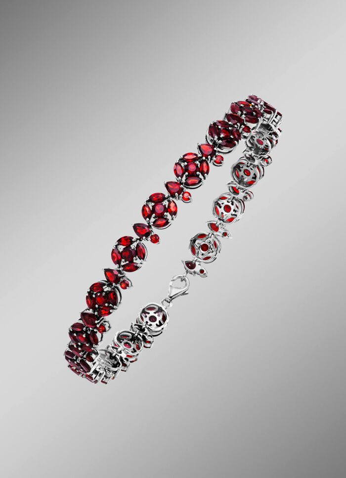 Aantrekkelijke armband met granaat 