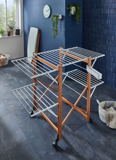 Kledingrek van massief hout 