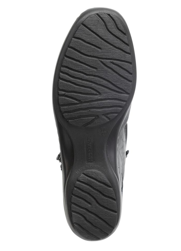 ELENA EDEN laarsje met een subtiele gekreukelde structuur en metalen sieraden ZWART